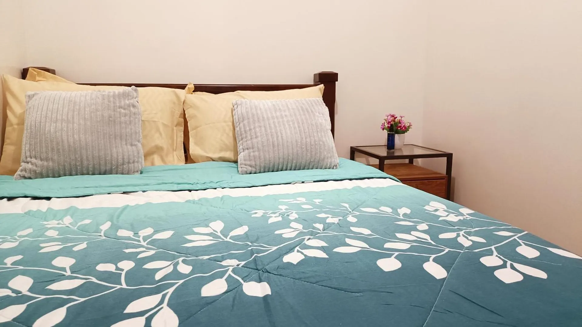 ***** Hotel Condo In Paranaque Manila Philippines